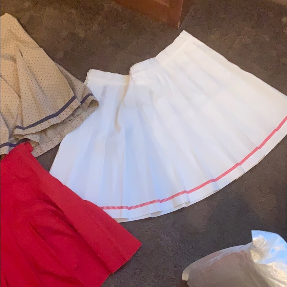 Mini skirts - Picture 3 of 3